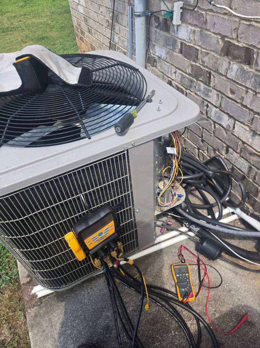 Outdoor condenser with diagnostic tools